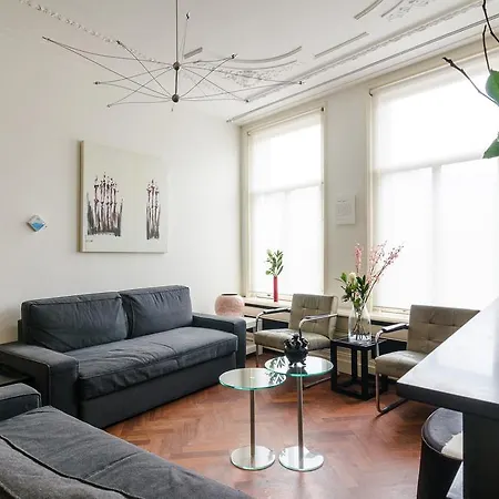 מלון דירות Marnix360apartments Classic 2*
